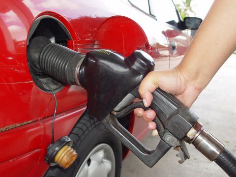 Крупнейшая крымская сеть АЗС заявила о сохранении прошлогодних цен на топливо