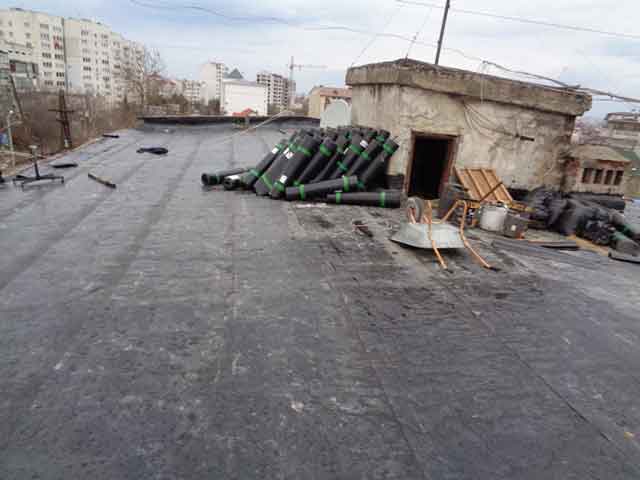 Строительную фирму заставили переделать ремонт крыши