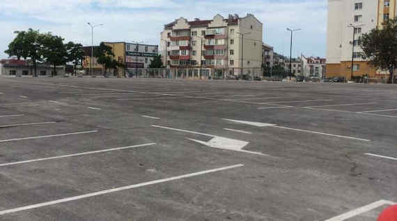 В Севастополе появилась бесплатная парковка на 350 машино-мест