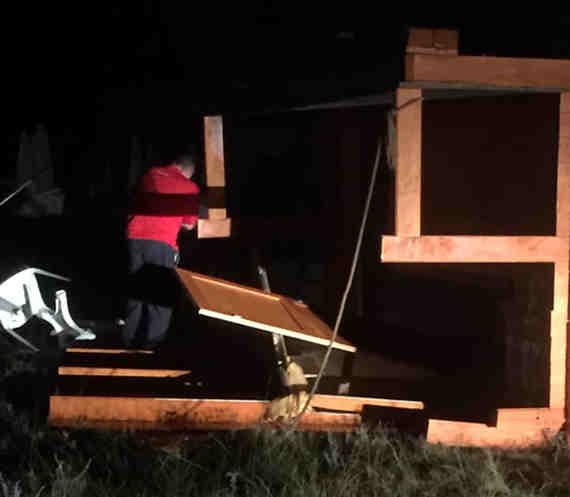 Домики нового автокемпинга в Оленевке не выдержали ураганного ветра (фото)