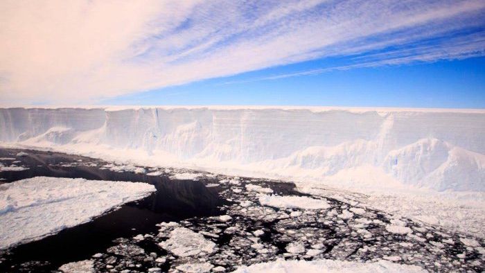 Подводный робот изучит загадочное озеро под льдами Антарктиды