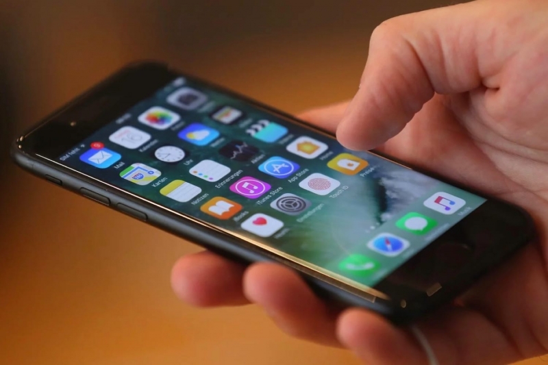 Apple начала снижать цены на iPhone?
