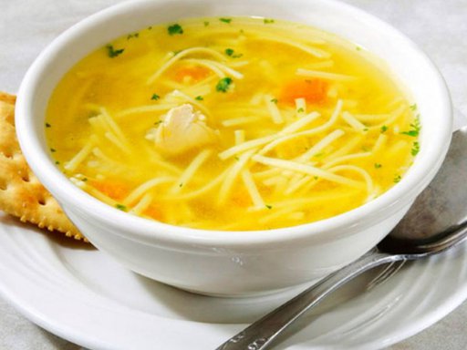 Стоит ли употреблять куриный суп при простуде?