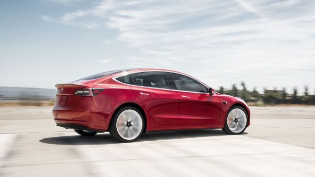 Tesla Model 3 назван транспортным средством года по версии Detroit News