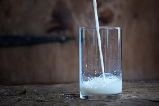Парное молоко признали опасным для жизни