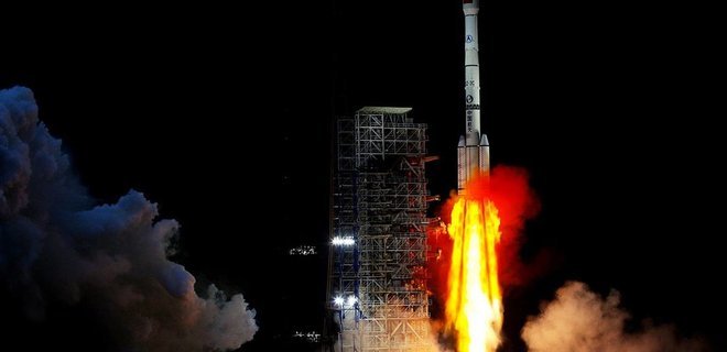 Китайцы совершили исторический прорыв в космосе: первые фото и видео