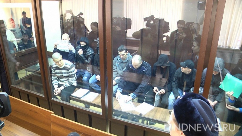 «Дайте присяжных!» – 16 членов хакерской группы Lurk сегодня предстали перед судом (ФОТО, ВИДЕО)