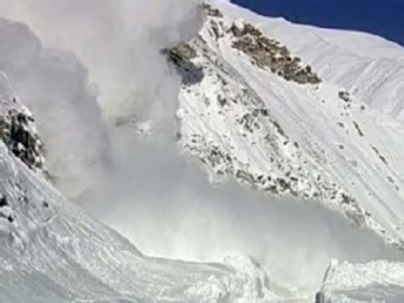 Опасность схода лавин в горах Крыма сохранится до 8 января