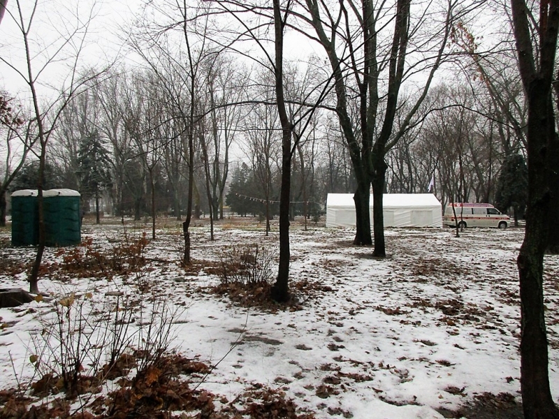 В Одессе поставили первую палатку милосердия для обогрева бездомных