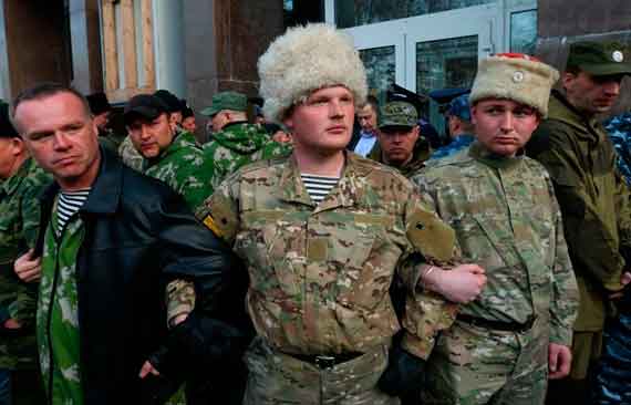 «В «ополченцы» набирали кого попало»: что ждет «самооборону» Крыма
