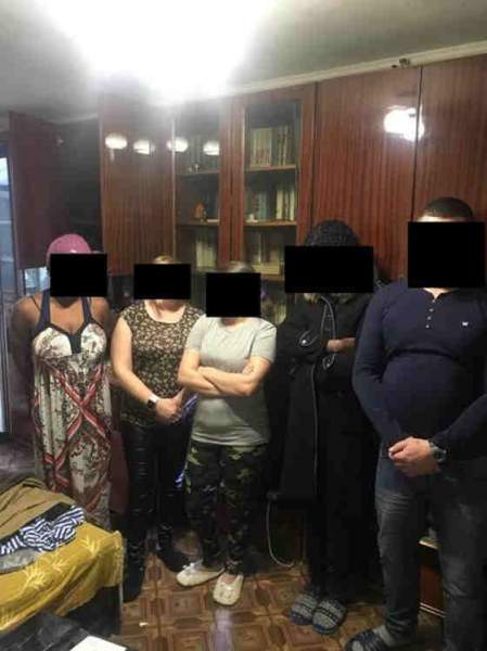 Житель Краснодарского края организовал в Феодосии притон с проститутками-нелегалками из Африки (фото)