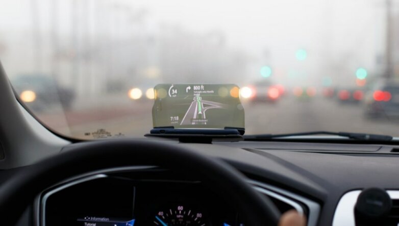 Прибор ижевской компании выводит карту на лобовое стекло авто