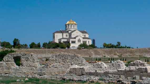 Прихожанам храма в Херсонесе выдадут «паспорта православных»