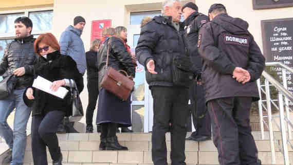 Коммерсантов от туризма в Севастополе утихомиривала полиция (видео)