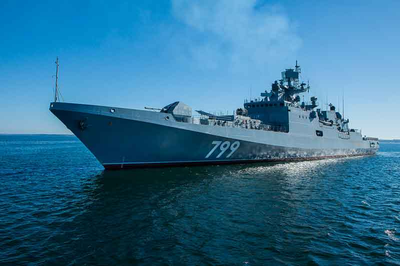 Фрегат «Адмирал Макаров» возвращается в Севастополь от берегов Сирии