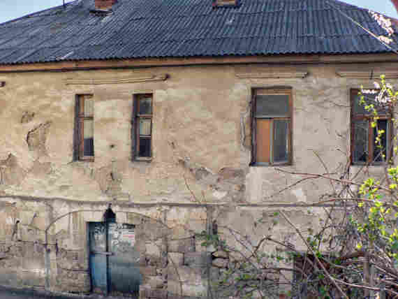 Один из старейших домов Балаклавы выставлен на продажу «под снос»