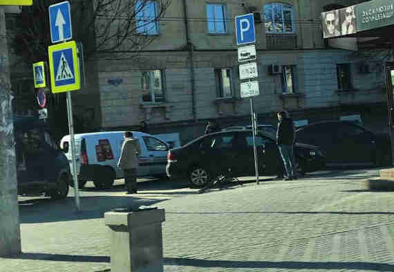 В Севастополе сбили подростка на велосипеде (фото)