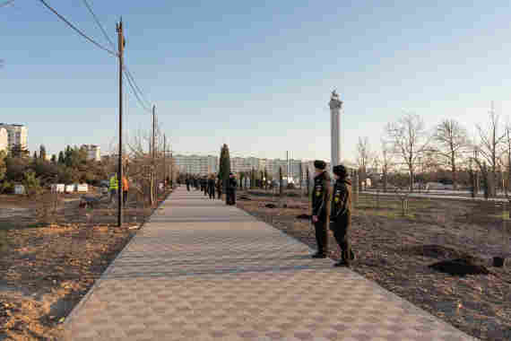 В Парке Победы заложена Курсантская аллея