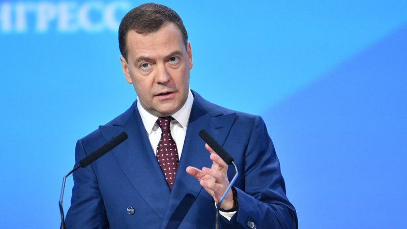 Медведев выдвинул предложения по защите инвестиций бизнеса