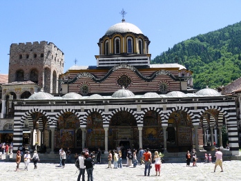 Прекрасный Рильский монастырь в Болгарии