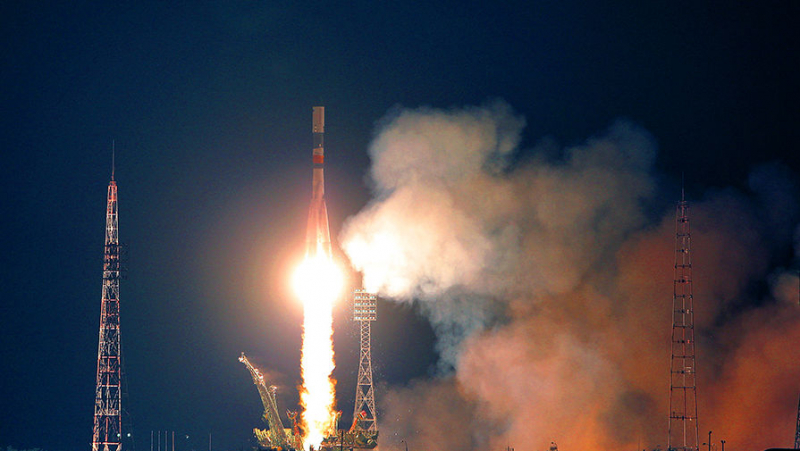 Российские космонавты вручную состыковали корабль «Прогресс» с МКС 