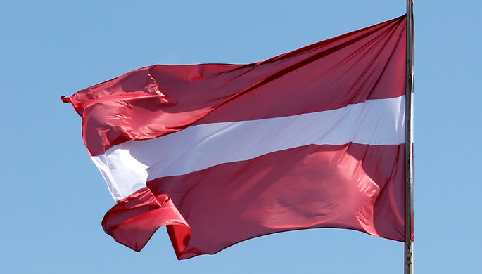 Языковую реформу в Латвии признали конституционной