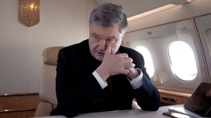МВД Украины заинтересовалось билбордами с Порошенко и словом «конец»