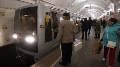 На участке красной ветки метро нет движения поездов