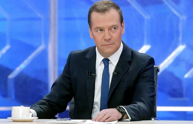 Владимир Путин рассказал о своей зарплате вместе с Дмитрием Медведевым 