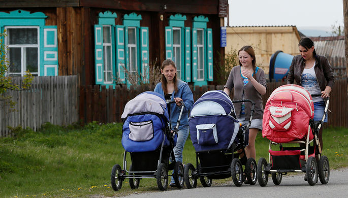 В России продолжает падать рождаемость 