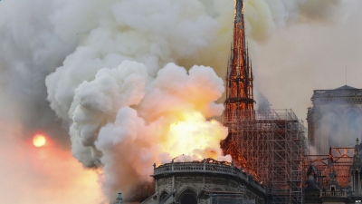 Нотр-Дам-де-Пари, Париж: причина пожара, почему горит, фото, смотреть видео