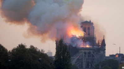 Собор Парижской Богоматери потушен или нет: что сгорело, причины пожара