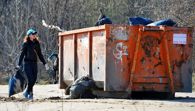 Семья случайно выкинула миллионы рублей в мусор и перерыла 12 тонн отходов