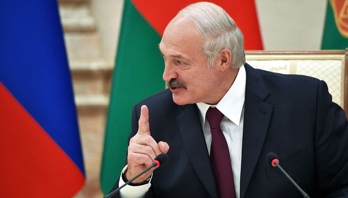 Лукашенко: страна живет в прекрасном, но очень опасном месте 