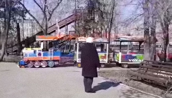 Детский паровозик проехался под Rammstein в Омске 