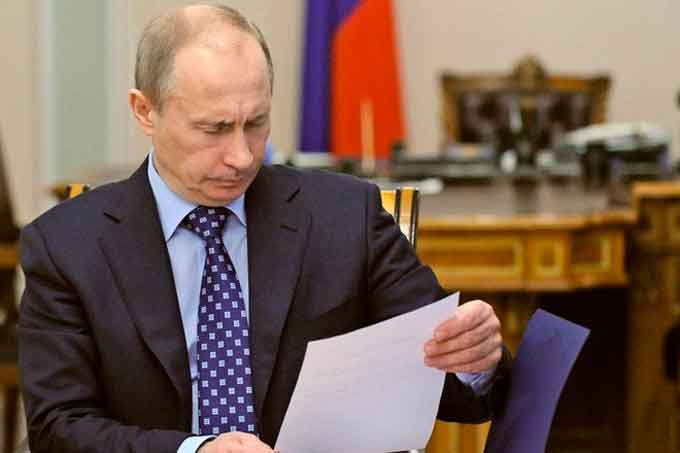 Путин поручил создать для Севастополя отдельную программу развития