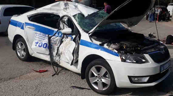 Мотоциклист погиб при столкновении с автомобилем ГИБДД в Крыму (фото)