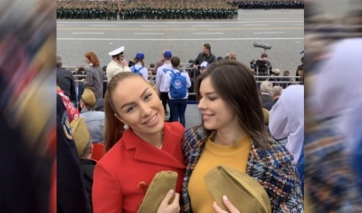Малахова возмутило появление гламурной девицы на Красной площади в День Победы
