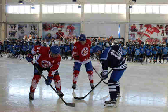 В Севастополе стартовал хоккейный турнир «Кубок адмирала Ушакова»