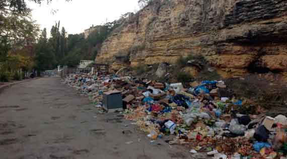 В Крыму опровергли слухи о ввозе московского мусора