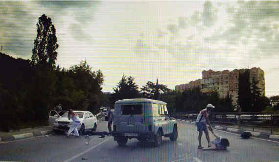 Появились фото страшного ДТП на трассе Севастополь - Ялта