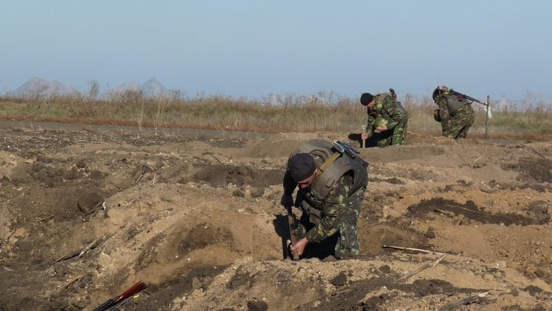 Украинские военные бросают позиции в Донбассе