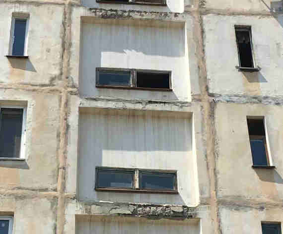 В Севастополе жилые дома разваливаются на части
