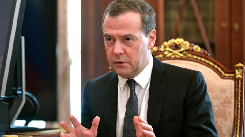 Хотите транзит? – Медведев просит Украину поделиться газовой трубой