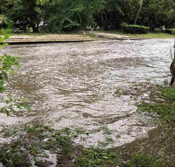 Евпатория тоже поплыла: ливень затопил несколько районов (фото)