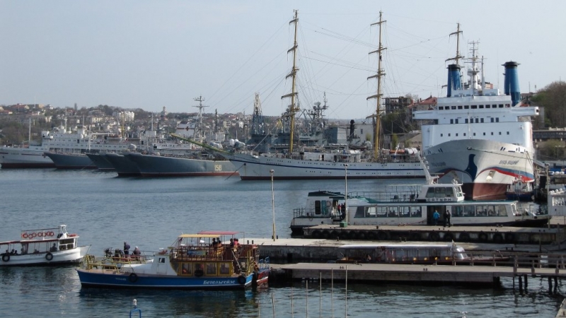 В порту Херсона обыскивают танкер, заходивший в Севастополь