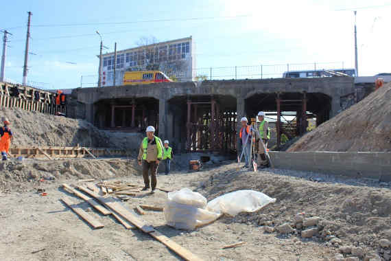 Мост в Карантинной балке обещают достроить до конца года