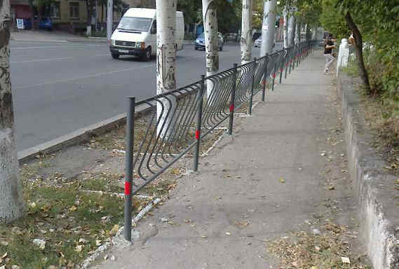 Пешеходные ограждения в Севастополе уродливы и опасны
