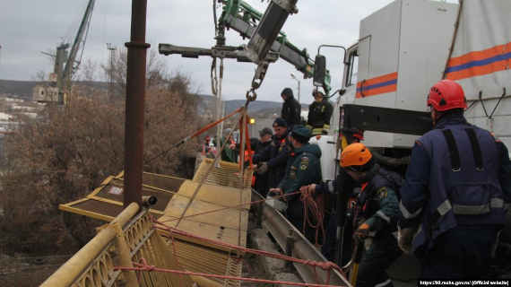 В Севастополе начали служебную проверку из-за обрушения части моста в Инкермане (фото)