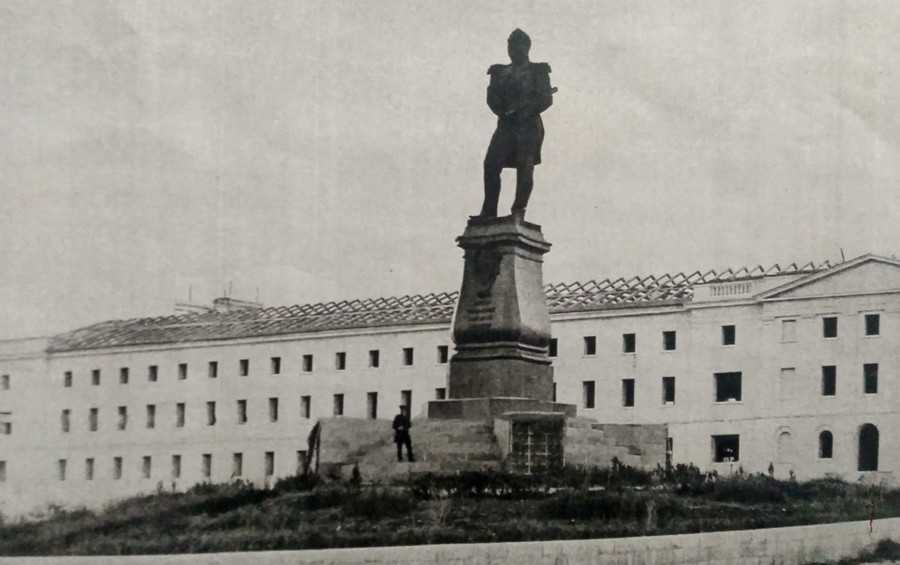 Памятники адмиралам Лазареву и Ушакову предлагают установить в Севастополе